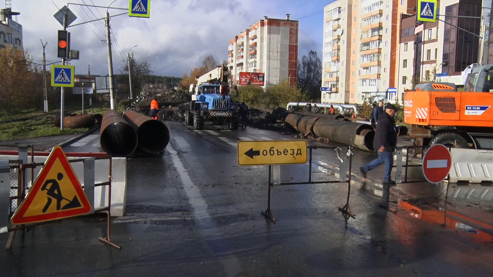 Близится к завершению ремонт аварийного участка тепловой сети на перекрестке проспекта Мира и улицы Олимпийской