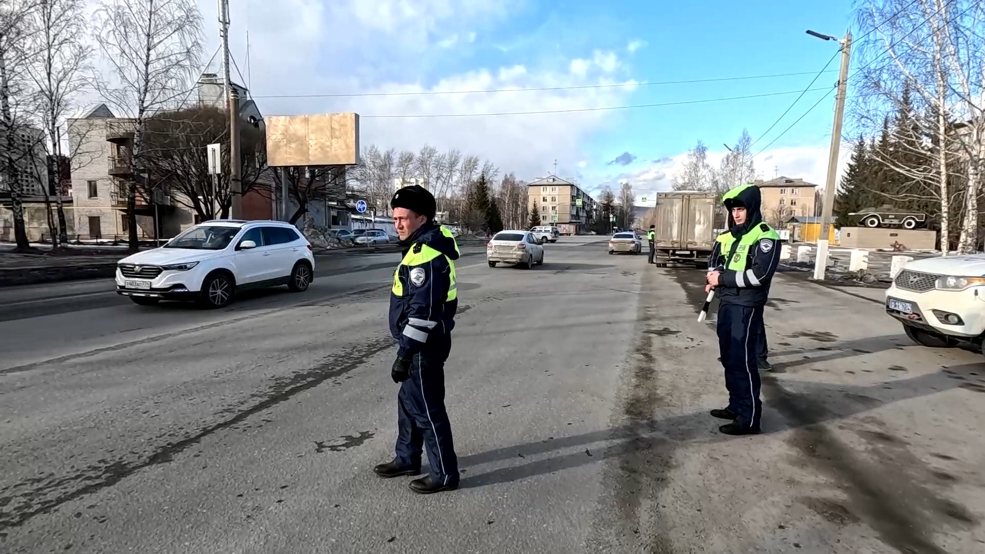 Сотрудники ГИБДД продолжают проводить профилактические мероприятия