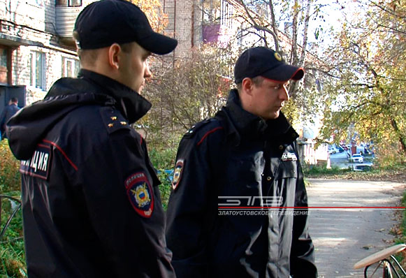 ТЗ: Участковые проспекта Гагарина обходят квартиры горожан, чтобы познакомиться поближе