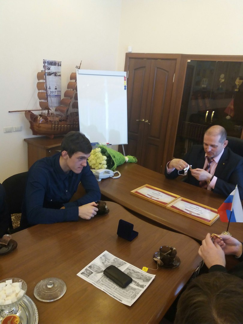 Чемпиона мира Владислава Вечканова поздравил Глава ЗГО Вячеслав Жилин