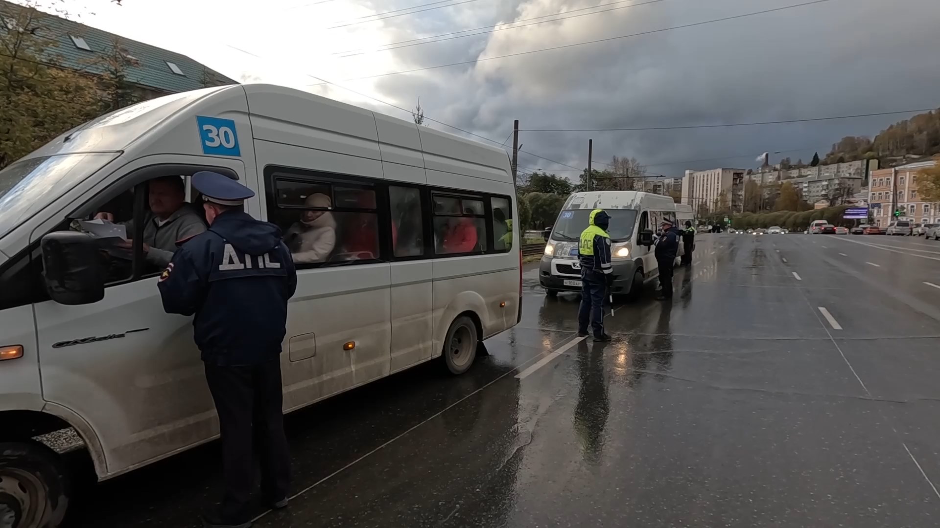 В Златоусте выявили маршрутки и грузовики с неисправностями