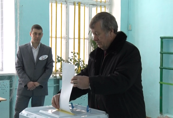 Алексей Карюков и Петр Ртищев проголосовали в школе №5