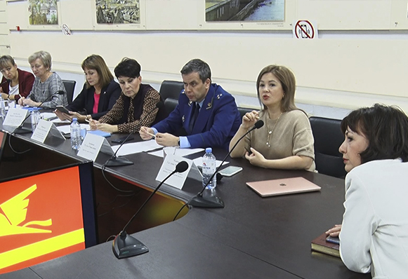 Златоуст с рабочим визитом посетила уполномоченный по правам ребенка в Челябинской области Евгения Майорова