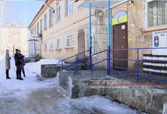 ДЧ: В детском саду №58 отремонтировали  часть входных групп