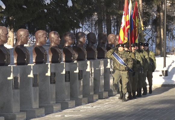 День Героев Отечества в Златоусте отметили торжественным митингом