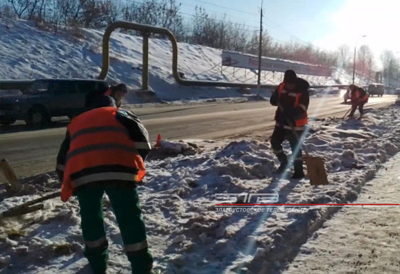 Почти 380 тонн снега вывезли коммунальные службы с городских улиц за минувшие сутки