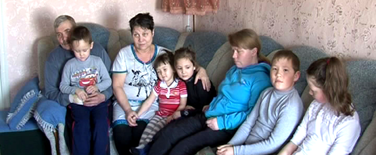 С мыслями о доме, с верой в людей. Погорельцы Хафизовы приступили к восстановлению сгоревшего дома