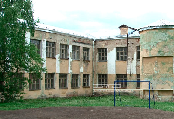 Какие и сколько выделены финансовые средства на благоустройство школ, детских садов и организаций допобразования в Златоусте