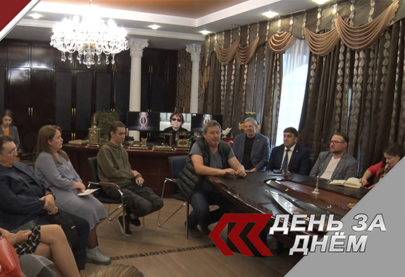 С какой целью за круглым столом собрались представители разных оружейных компаний Златоуста?