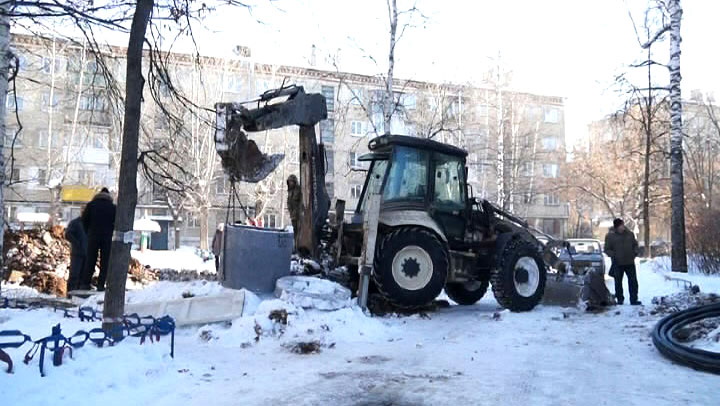 В результате коммунальной аварии четыре дома на Дворцовой улице остались без холодной воды