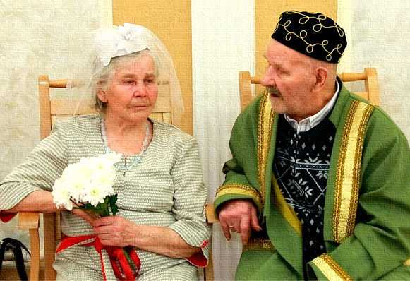Любовь длиною в полвека. В златоустовском ЗАГСе возобновили чествование юбиляров совместной жизни