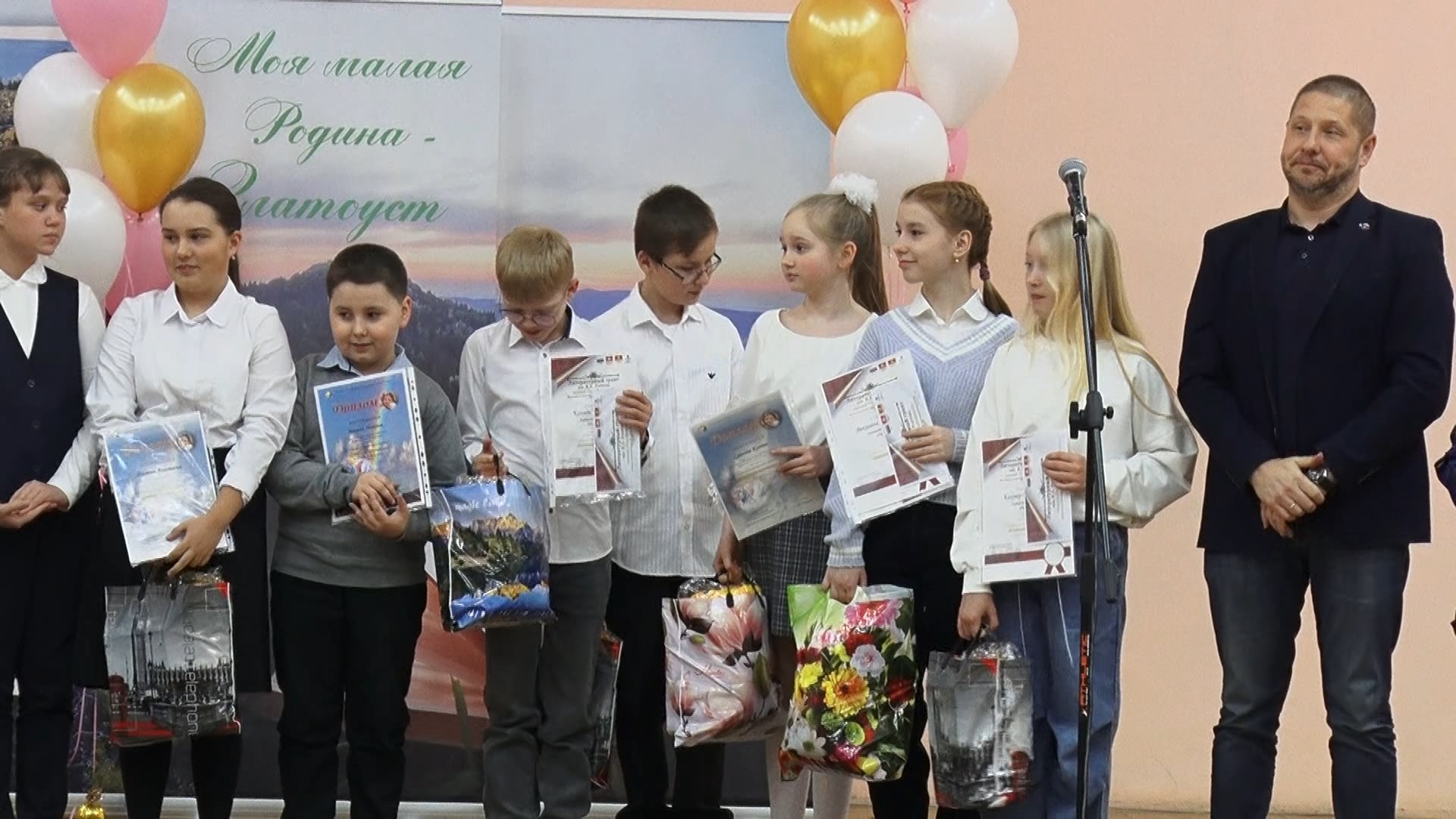 Подвели итоги традиционного литературного конкурса «Золотые крылышки»